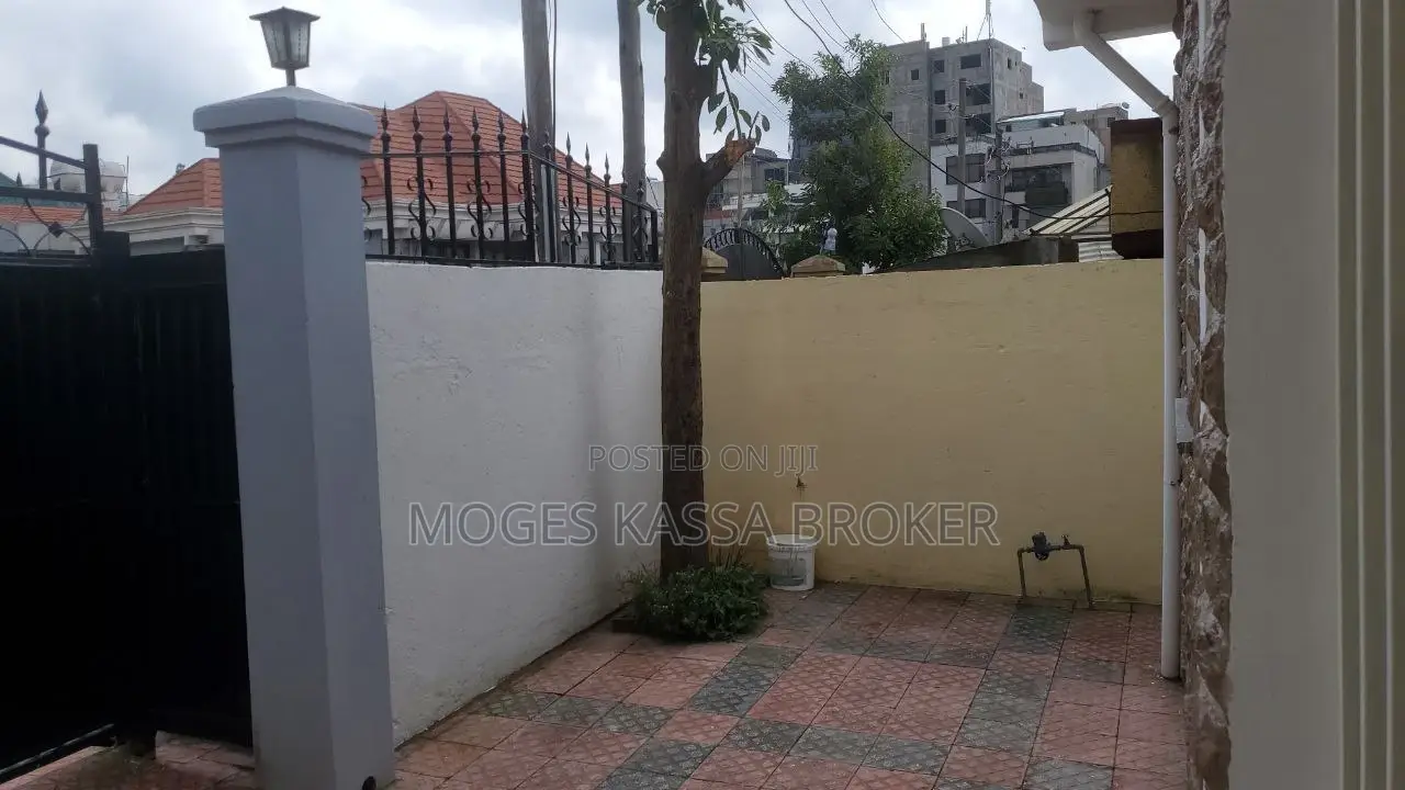 3bdrm Villa in ሰሚት አትሌቶች መንደር የሚሸጥ, Yeka for sale