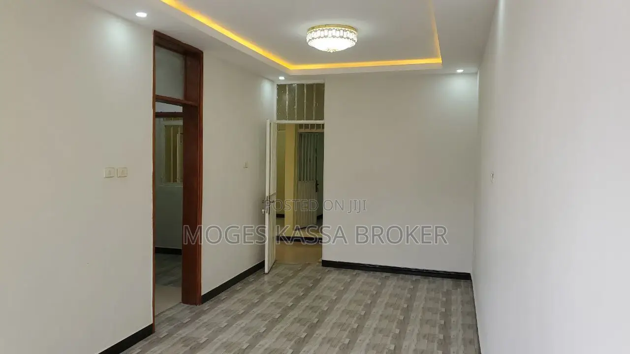 3bdrm Villa in ሰሚት አትሌቶች መንደር የሚሸጥ, Yeka for sale