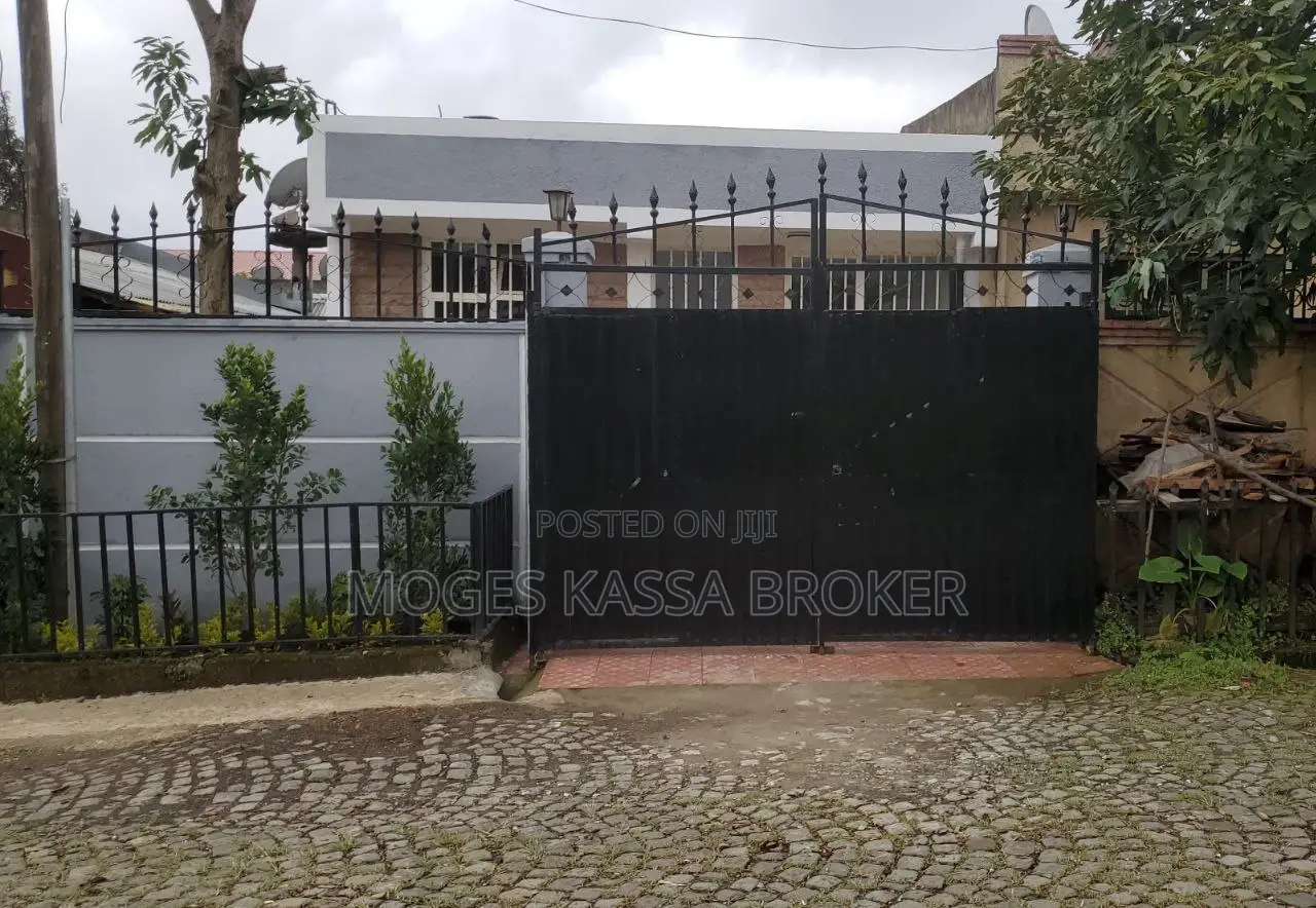 3bdrm Villa in ሰሚት አትሌቶች መንደር የሚሸጥ, Yeka for sale