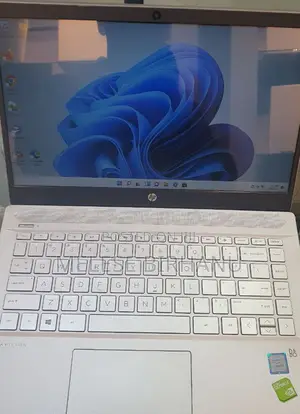 New Laptop HP Pavilion 14 8GB Intel Core I5 SSD 256GB