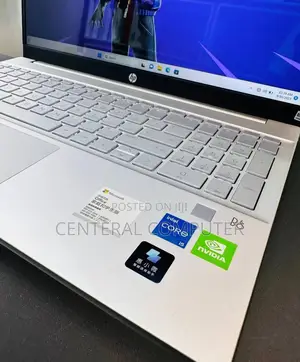 New Laptop HP Pavilion 14-Ce3064st 16GB Intel Core I7 SSD 512GB