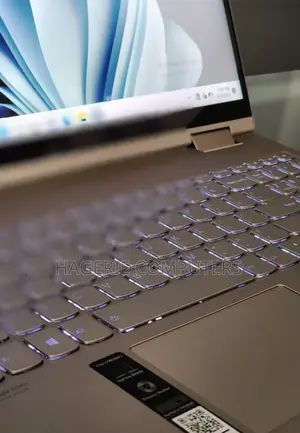 New Laptop Lenovo Yoga 710 12GB Intel Core I7 SSD 512GB