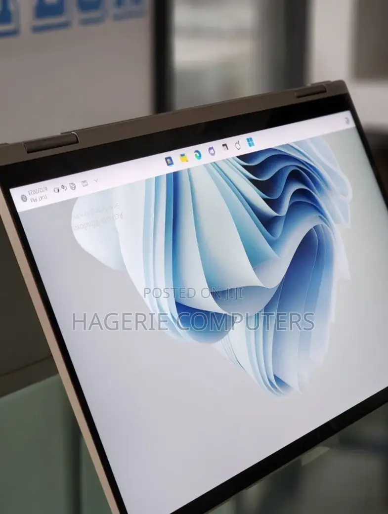 New Laptop Lenovo Yoga 710 12GB Intel Core I7 SSD 512GB