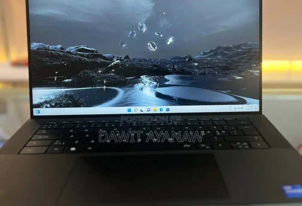 New Laptop Dell 16GB Intel Core I7 SSD 512GB