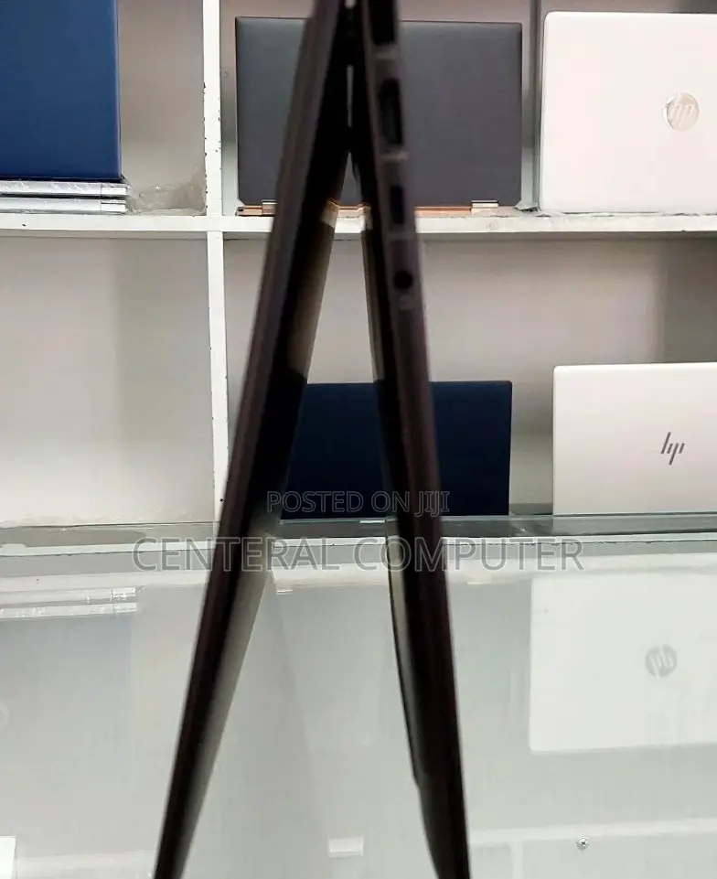 New Laptop HP 14-Dq2031tg 8GB Intel Core I7 SSD 512GB