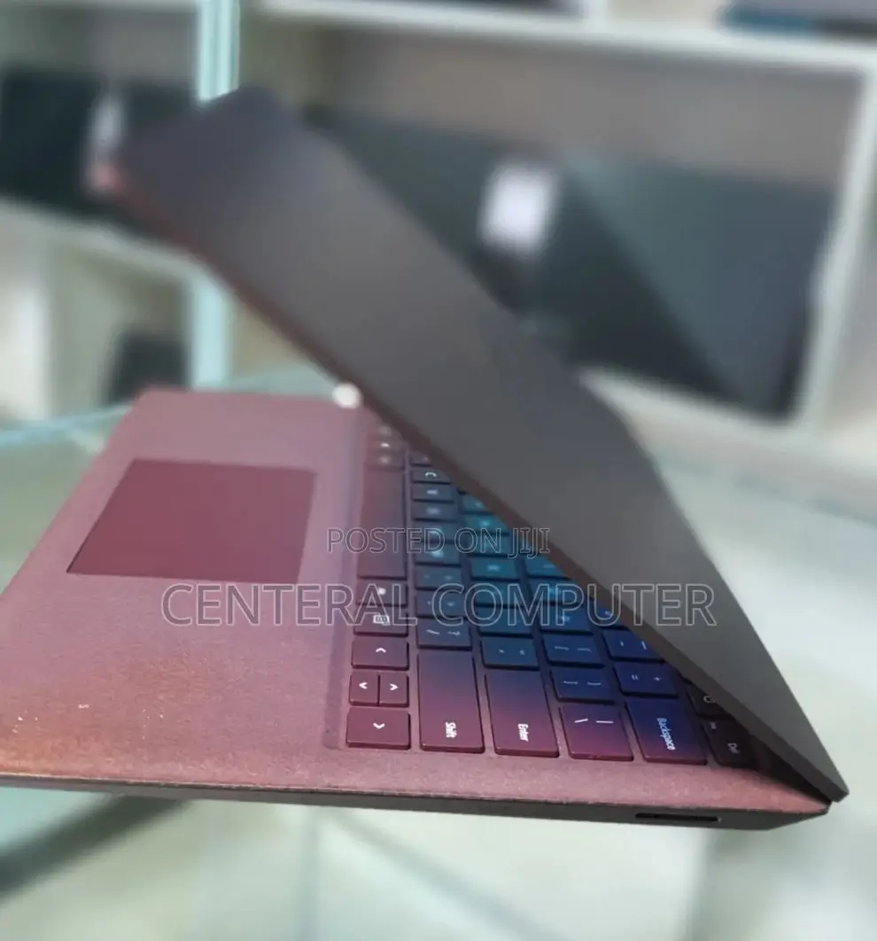 New Laptop Microsoft Surface Laptop 2 8GB Intel Core I5 SSD 256GB