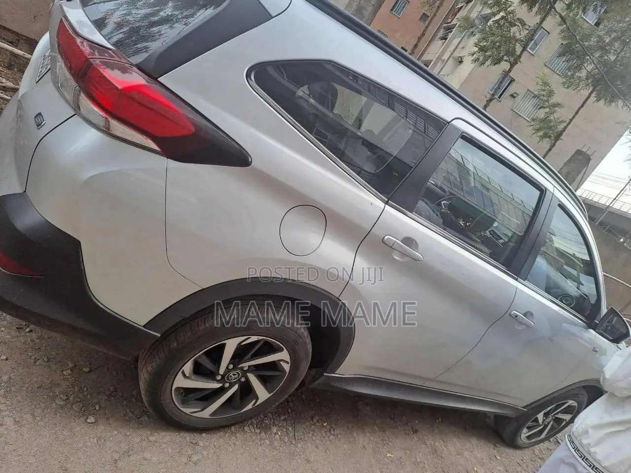 Toyota Rush 2022 Silver