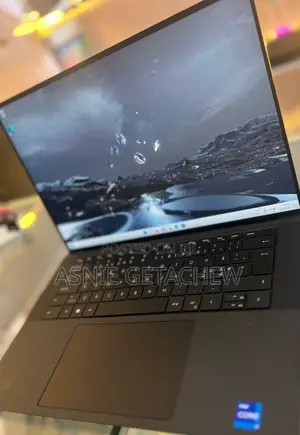 New Laptop Dell XPS 15 16GB Intel Core I7 SSD 512GB