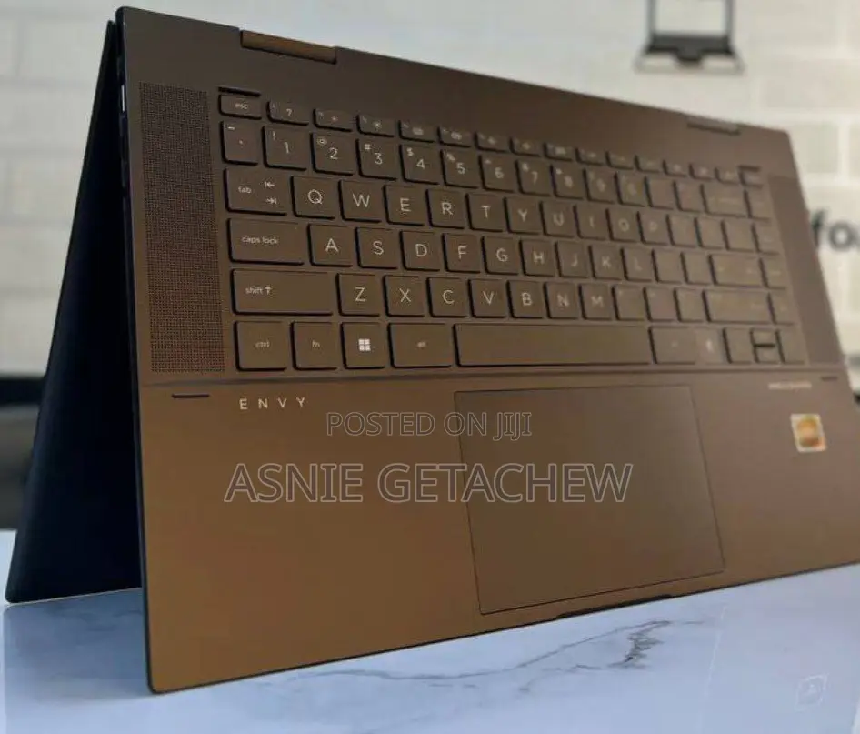 New Laptop HP Envy X360 8GB Intel Core I7 SSD 512GB