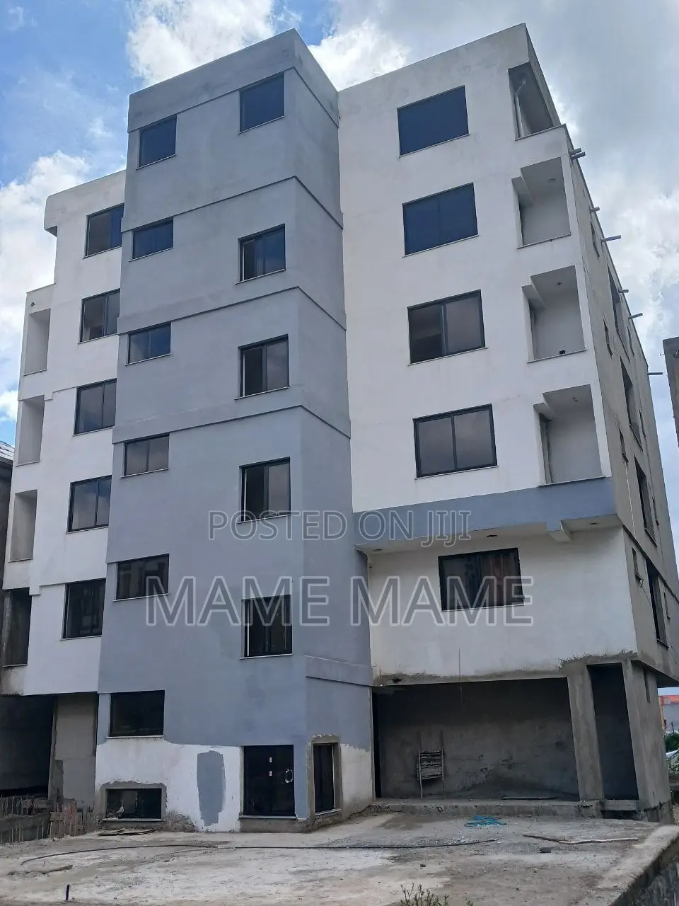 12bdrm House in Addis Abeba, Bole for sale