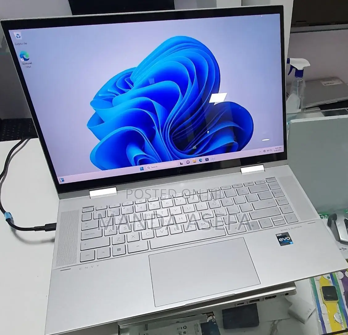 New Laptop HP Envy X360 8GB Intel Core I7 SSD 1T