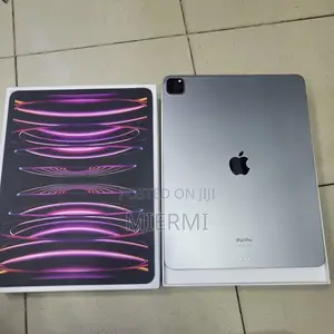 Photo - Apple iPad Pro 12.9 (2022) 256 GB Gray
