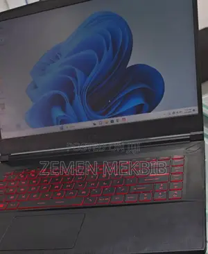 New Laptop MSI 16GB AMD Ryzen 7 SSD 512GB