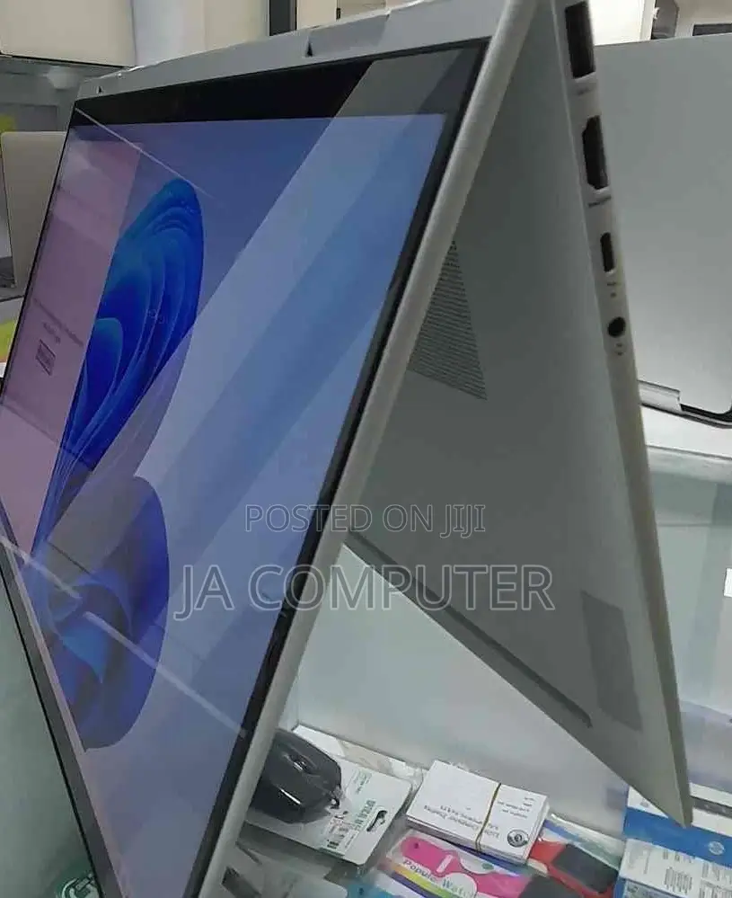 New Laptop HP Envy X360 8GB Intel Core I7 SSD 1T