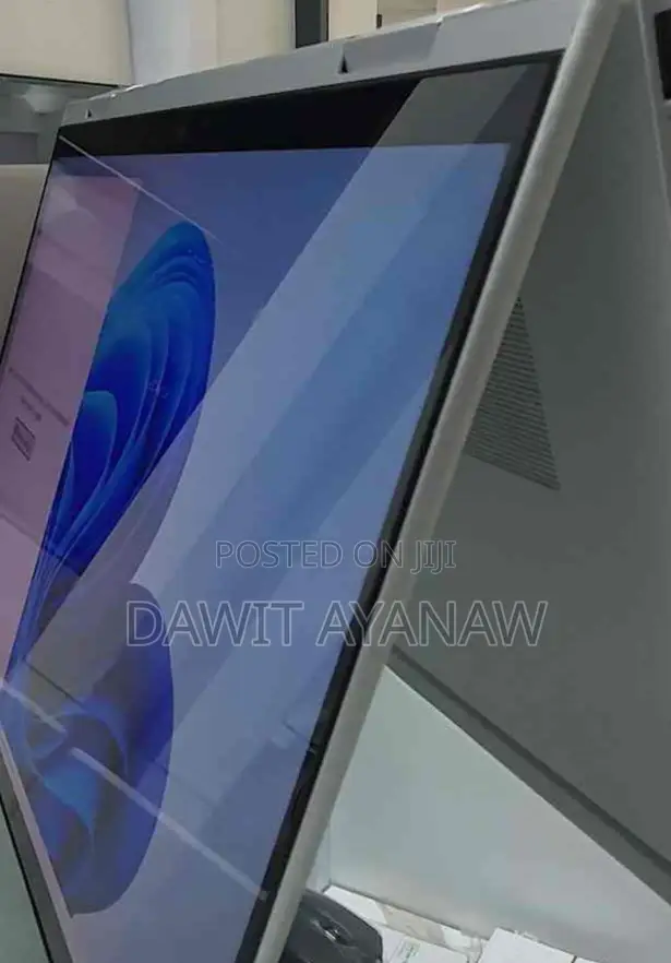 New Laptop HP Envy X360 8GB Intel Core I7 SSD 1T