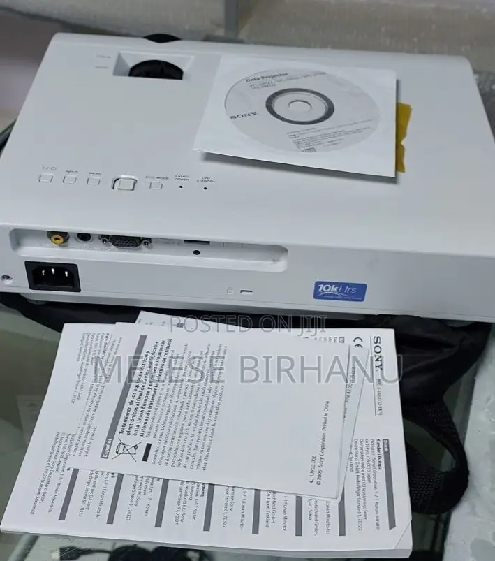 New SONY VPL-Dx102 Projector