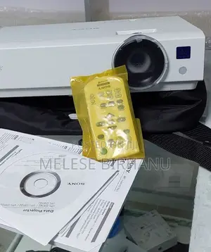 New SONY VPL-Dx102 Projector