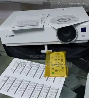 New SONY VPL-Dx102 Projector