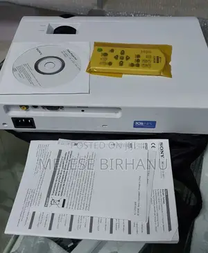 New SONY VPL-Dx102 Projector