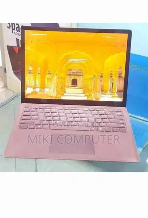 New Laptop Microsoft Surface 8GB Intel Core i5 SSD 256GB