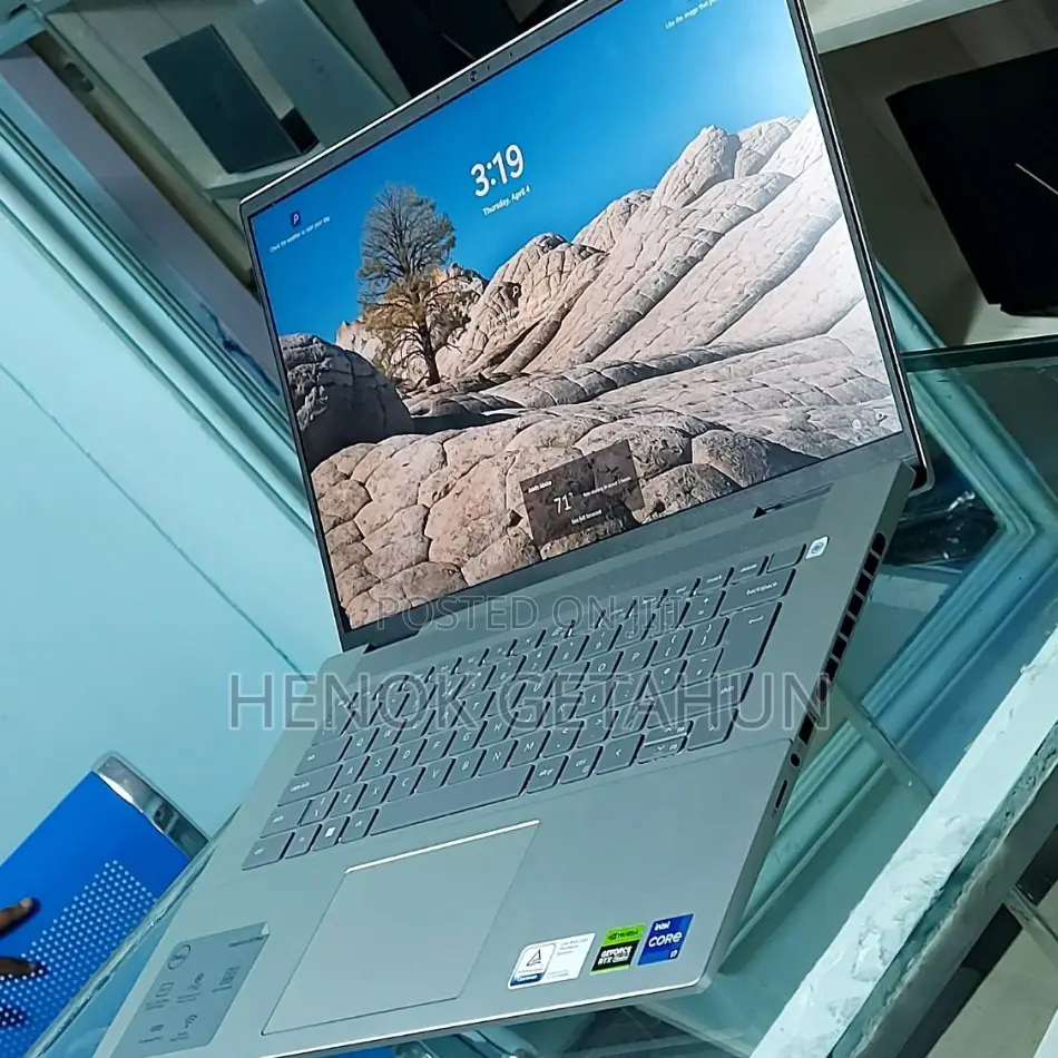 New Laptop Dell Inspiron 16 5620 16GB Intel Core I7 SSD 1T