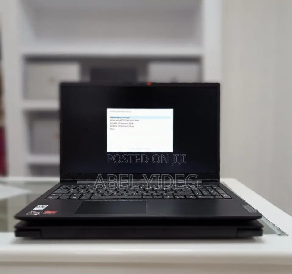 New Laptop Lenovo V15 8GB AMD Ryzen 3 SSD 256GB