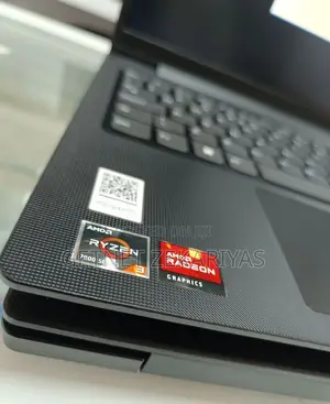 New Laptop Lenovo 8GB AMD Ryzen 3 SSD 256GB