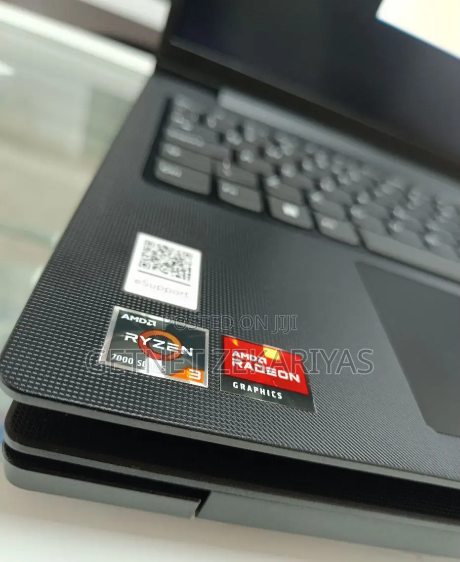 New Laptop Lenovo 8GB AMD Ryzen 3 SSD 256GB