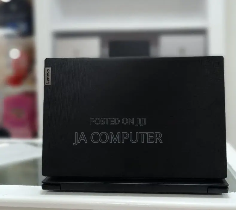 New Laptop Lenovo V15 8GB AMD Ryzen 3 SSD 256GB