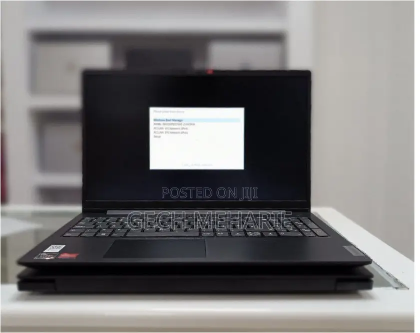 New Laptop Lenovo V15 8GB AMD Ryzen 3 SSD 256GB