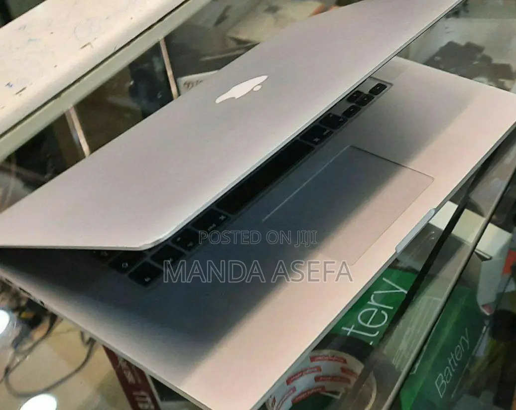 New Laptop Apple MacBook 2011 4GB HDD 500GB