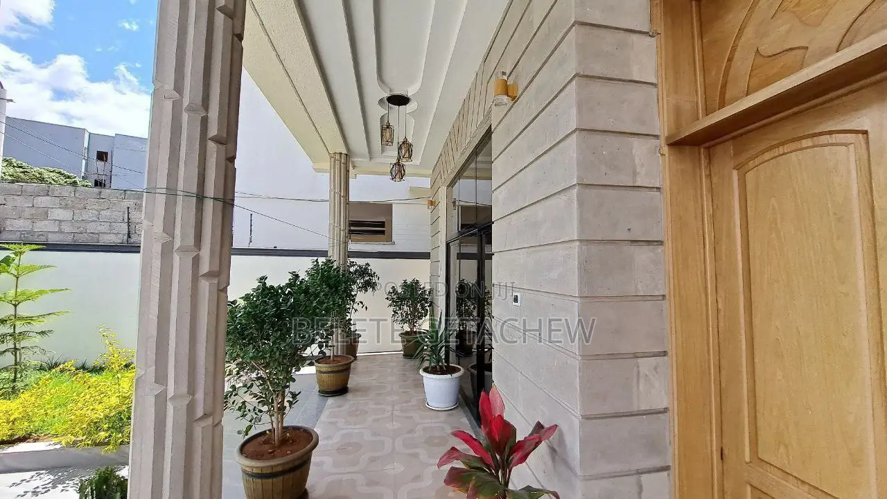 2bdrm Apartment in Ayat Square Luxury, Bole for sale