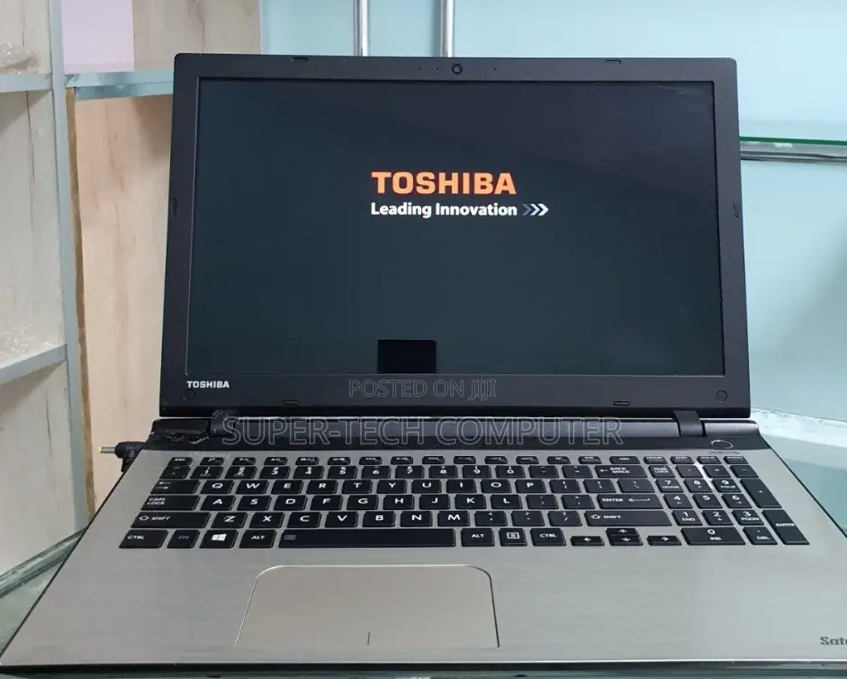New Laptop Toshiba Satellite C665 8GB Intel Core I5 HDD 1T