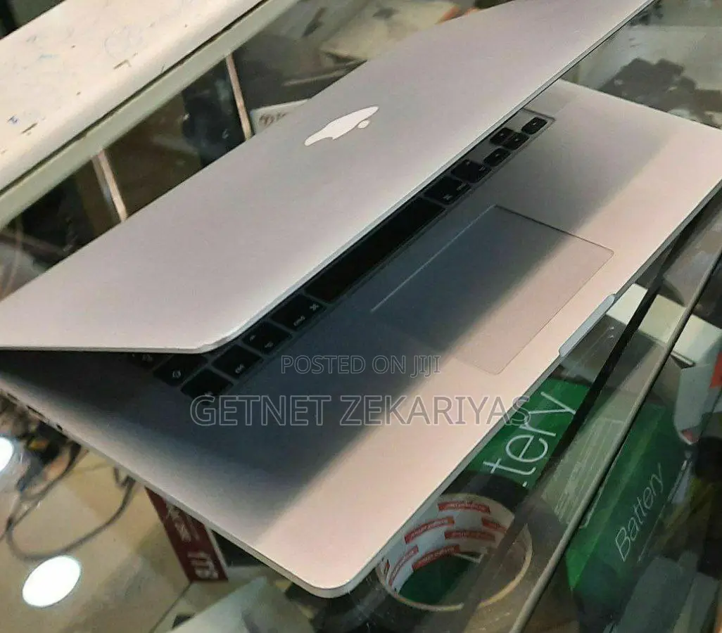New Laptop Apple MacBook Pro 4GB Intel Core 2 Duo HDD 500GB