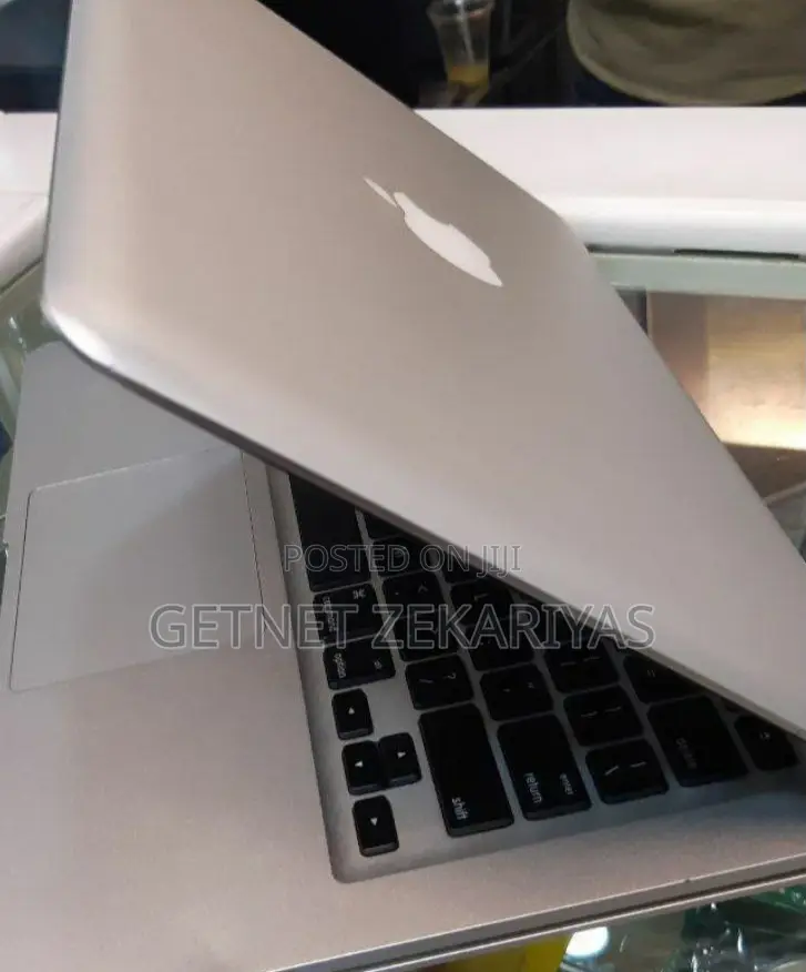 New Laptop Apple MacBook Pro 4GB Intel Core 2 Duo HDD 500GB