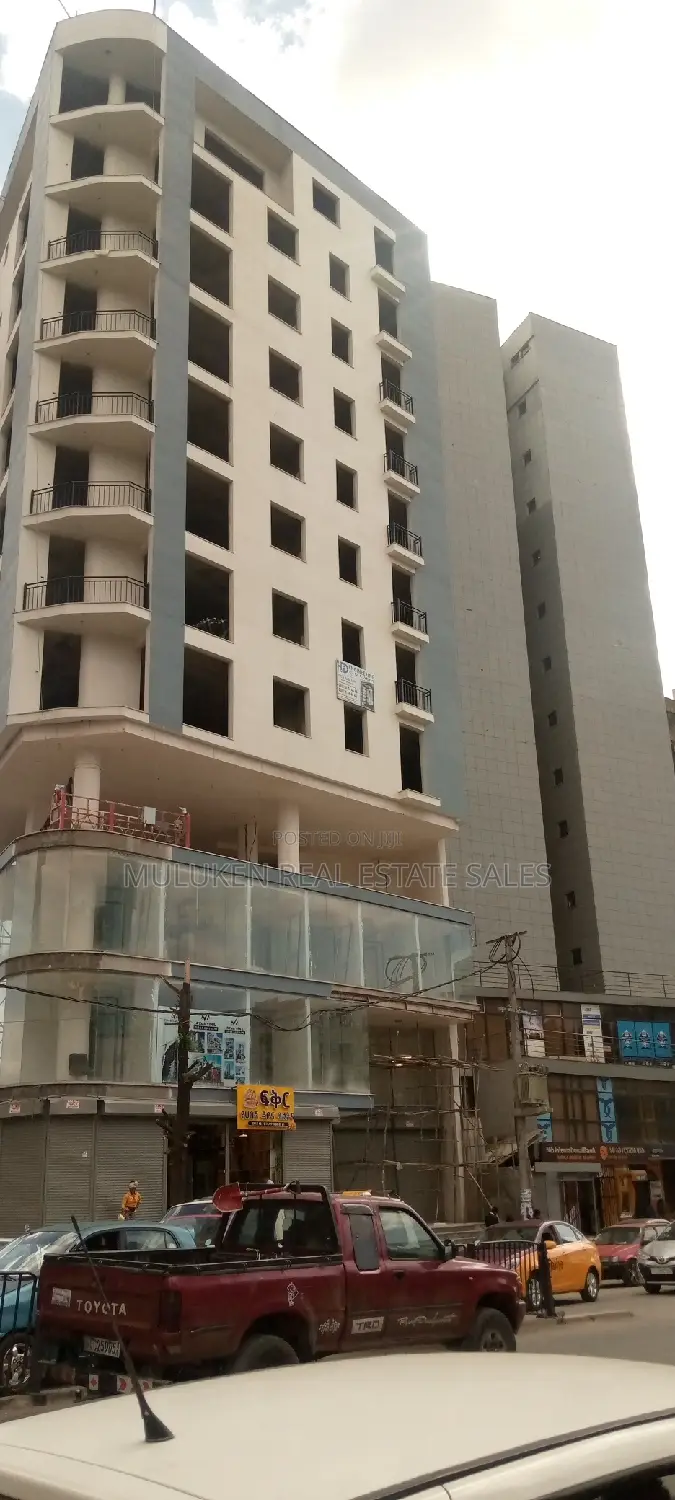 Shop for Sale at መገናኛ- ሾላ ገበያ