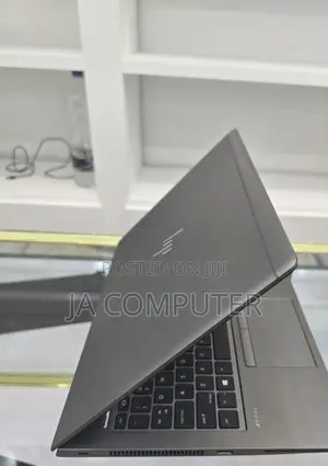 New Laptop HP ZBook Studio 16GB Intel Core I5 SSD 512GB