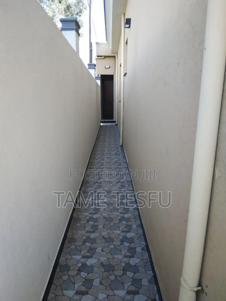 Furnished 3bdrm Villa in Summit, Bole for sale