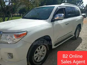Toyota Land Cruiser 2015 White