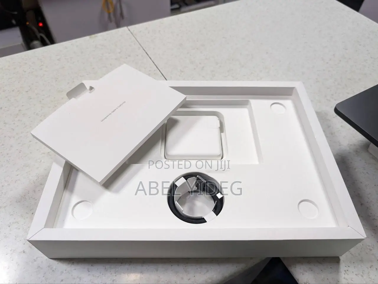 New Laptop Apple MacBook Pro 2023 M3 14-Inch 18GB Apple M3 Pro SSD 1T