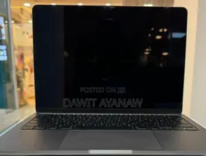 Photo - New Laptop Apple MacBook Air 2022 M2 8GB Apple M2 SSD 256GB