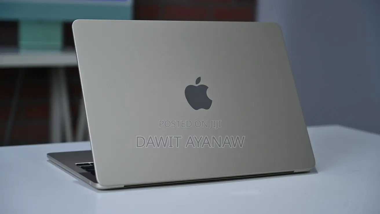 New Laptop Apple MacBook Air 2022 M2 8GB Apple M2 SSD 256GB