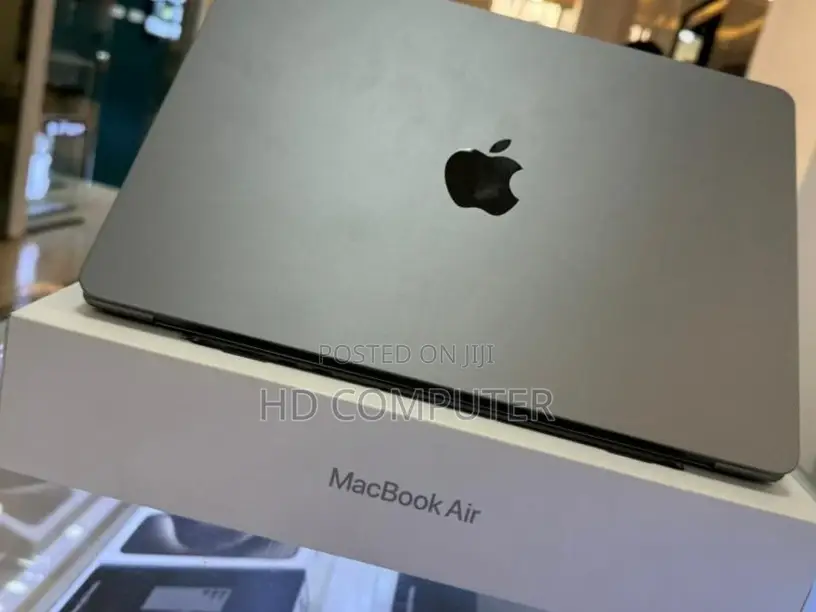 New Laptop Apple MacBook Air 2022 M2 8GB Intel Core I7 SSD 512GB