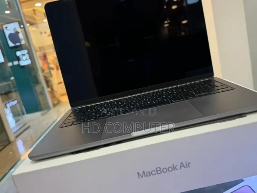 New Laptop Apple MacBook Air 2022 M2 8GB Intel Core I7 SSD 512GB