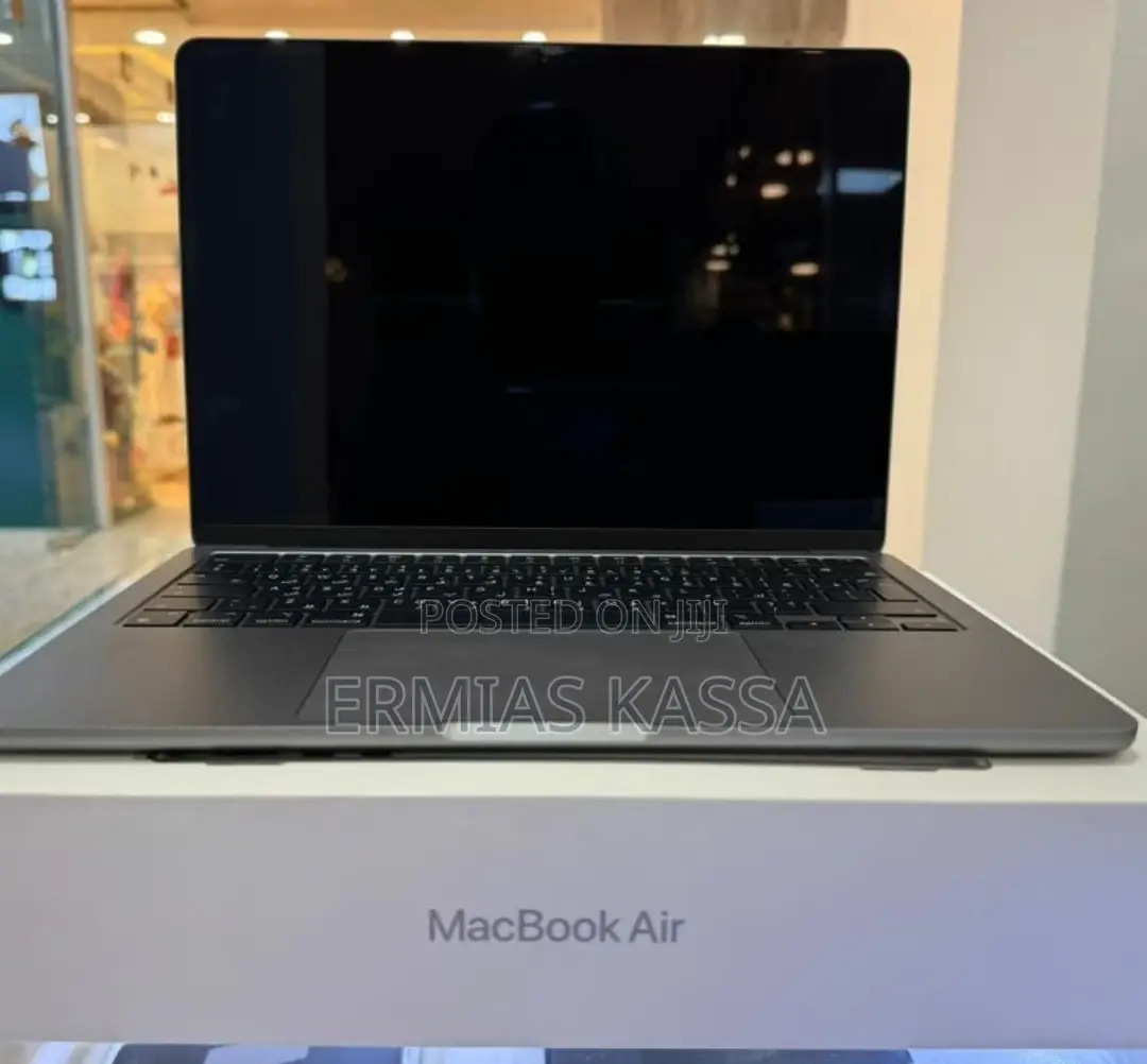 New Laptop Apple MacBook Air 2022 M2 8GB Apple M2 SSD 256GB