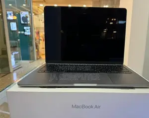 Photo - New Laptop Apple MacBook Air 2022 M2 8GB Apple M2 SSD 256GB