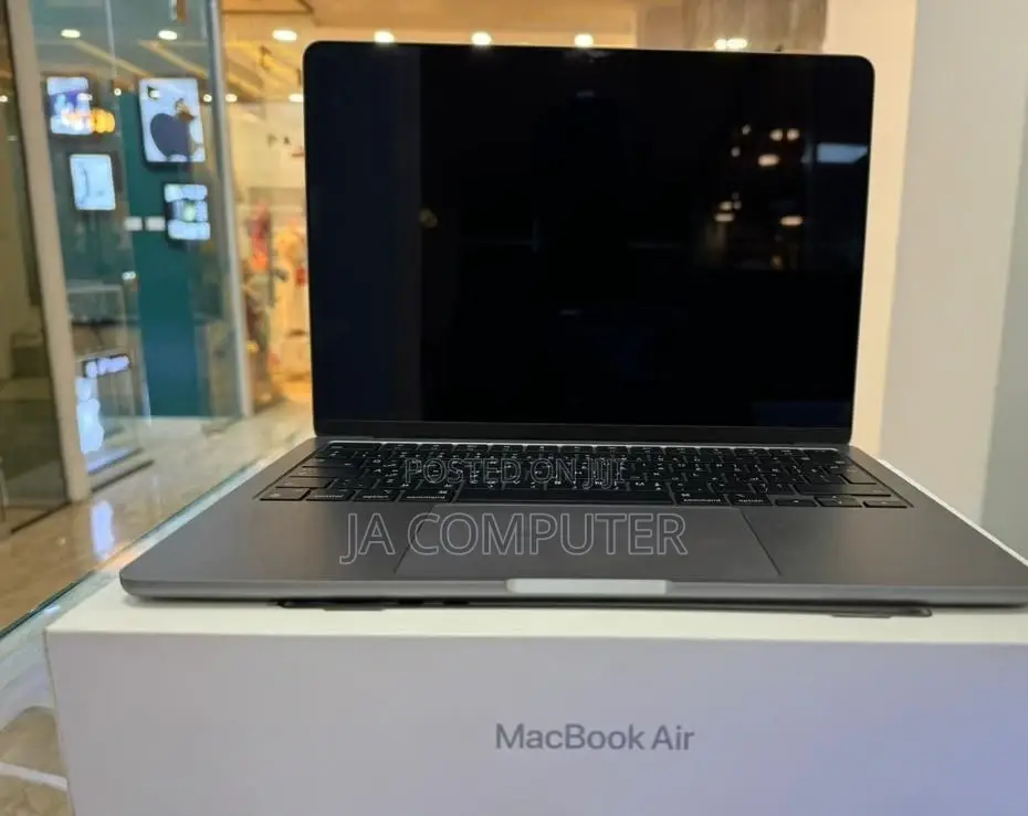 New Laptop Apple MacBook Air 2022 M2 8GB Apple M2 SSD 256GB