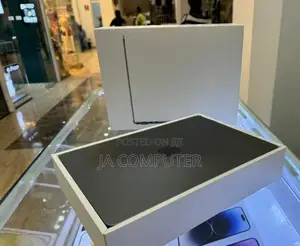 New Laptop Apple MacBook Air 2022 M2 8GB Apple M2 SSD 256GB