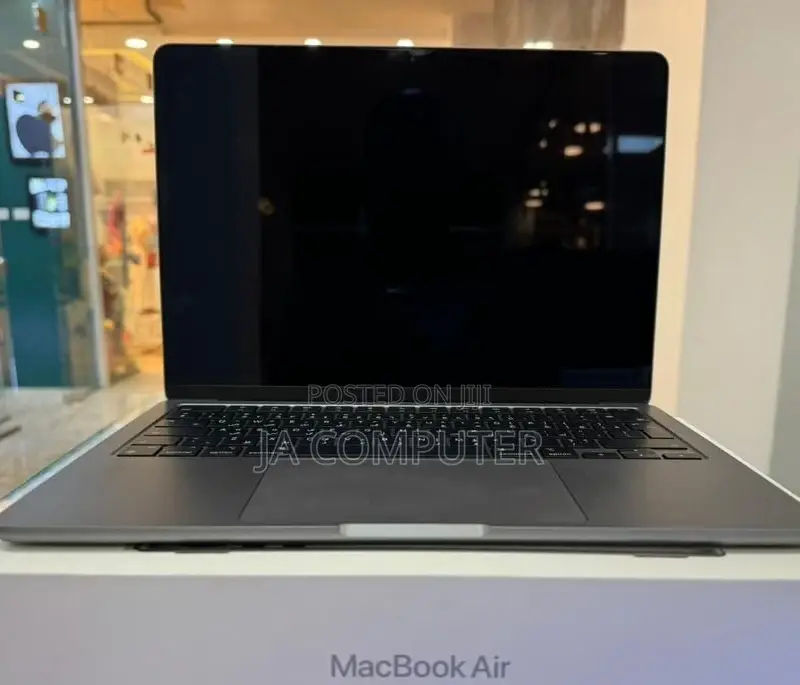 New Laptop Apple MacBook Air 2022 M2 8GB Apple M2 SSD 256GB