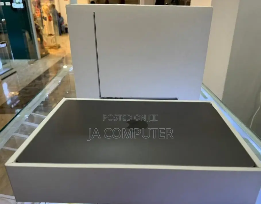 New Laptop Apple MacBook Air 2022 M2 8GB Apple M2 SSD 256GB